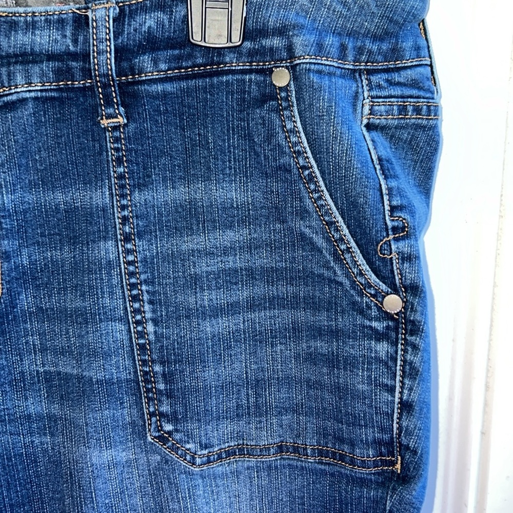 Torrid Feel the Fit Jeans - Picture 4 of 6